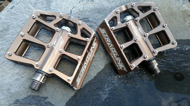 2014 Straitline defacto pedals - trade for Red