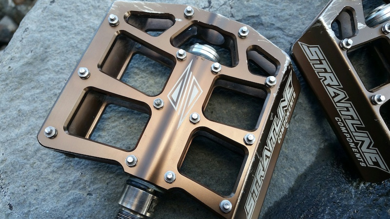 2014 Straitline defacto pedals - trade for Red