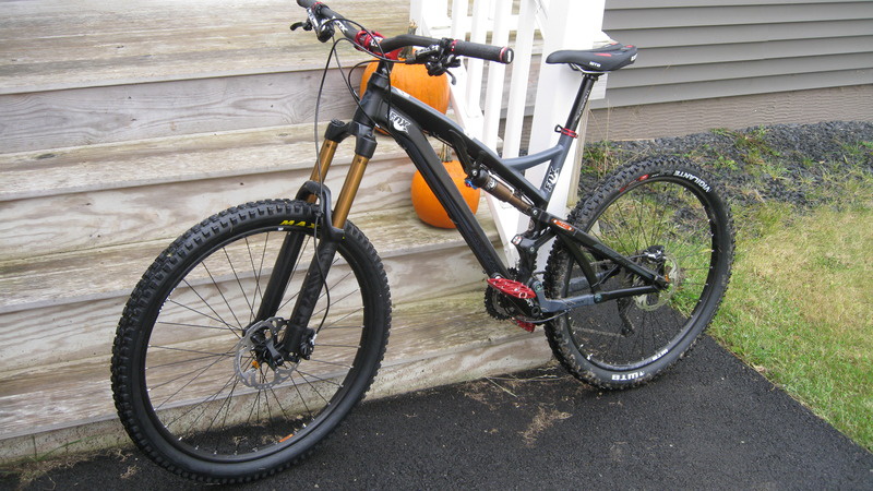 BREEZER Repack Pro w/ BOX components, FOX Factory CTD Stealth Fork, FOX Factory CTD rear shock, Shimano XT brakes/cranks, Icetech rotors, HOPE pedals...