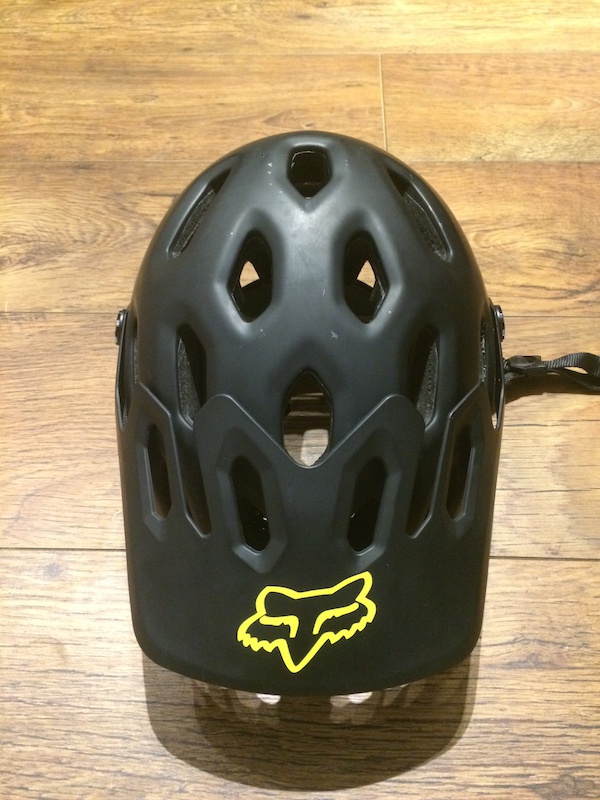 0 Bell Super Helmet / Fox - YT Capra - Medium