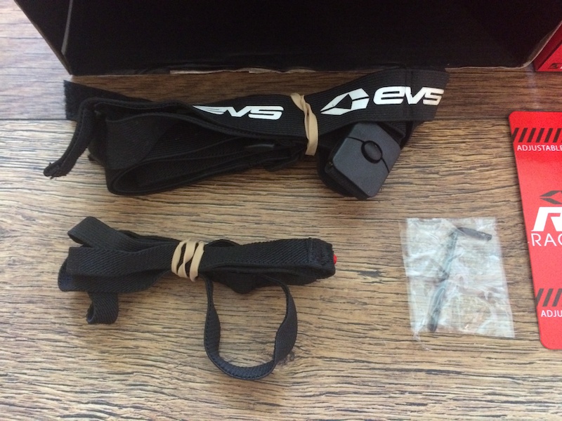 0 EVS R4 Pro Carbon Adult Neck Brace Collar Support