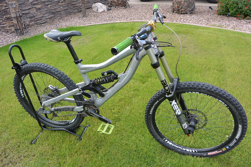 2012 Small Specialized Status DH/Park bike with extra fork For Sale