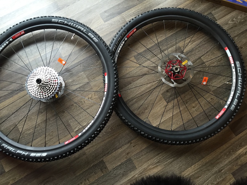 dt swiss carbon 29er wheels