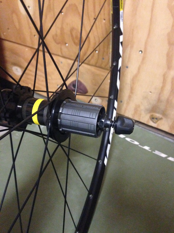2015 Mavic Aksium Disc Wheels with rotors and cassette