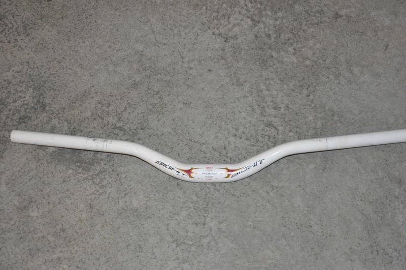 2008 Specialized Big Hit White Bars 680mm 31.8mm