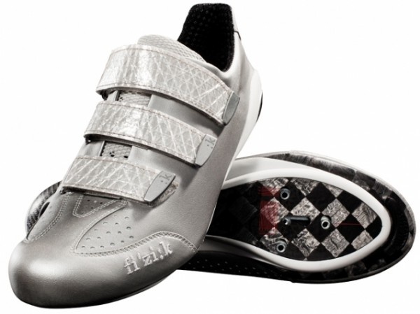 0 New Fi'zi:k R3 SL Uomo Road Shoes, Silver