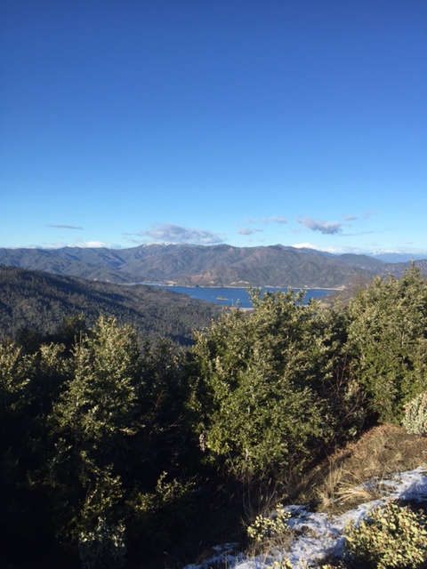 View of Whiskeytown lake from the top of Kanaka Peak