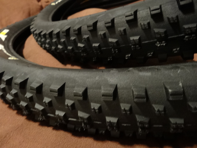 2015 2 Mavic CROSSMAX Quest 29x2.35 tubeless tires *NEW*