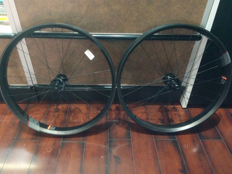 2016 Whisky No. 9 carbon tubeless fat bike wheels For Sale