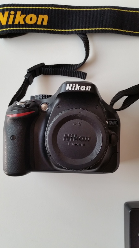 0 Nikon D5200 + 3 Lenses, Batteries
