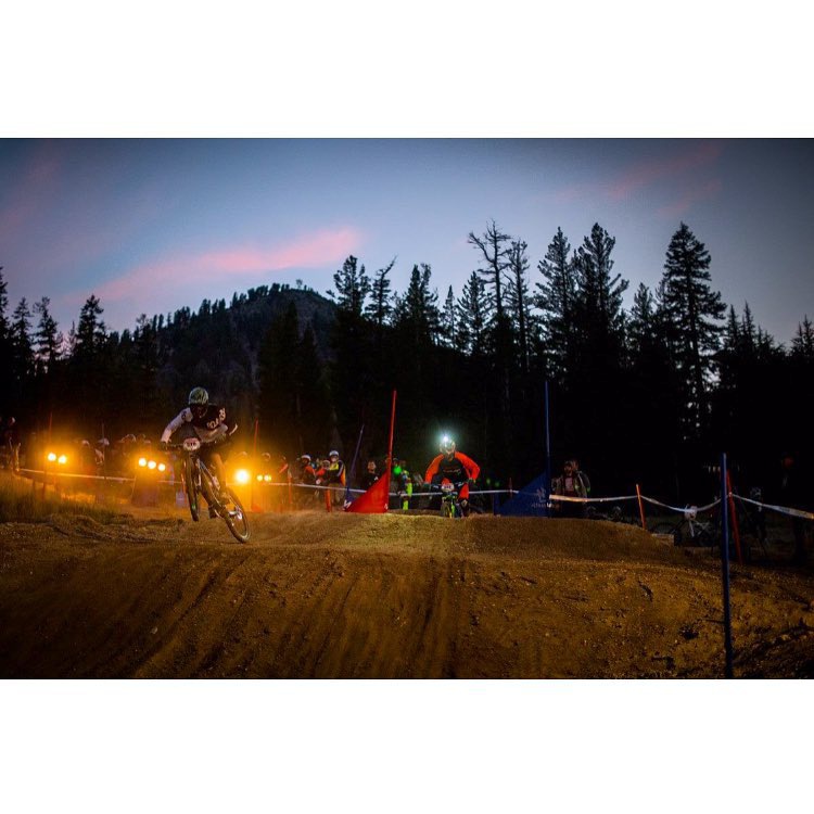PinkBike caught me in mid action to get that flag #marinbikes