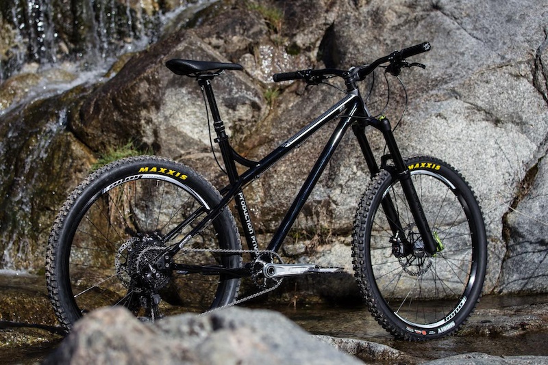 Production Privee: Getting Rad on the Shan 27 Classic - Video