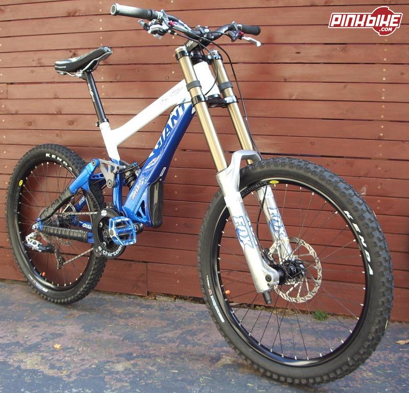 My brand new Giant Glory 2007. My bike is fairly stock. Put DMR V8 blue pedals on but got Crank Bros 5050 X coming soon. Changed to a Da Bomb Da Danket freeride/dh seat atm, cbf carbon seat, will bend it lol