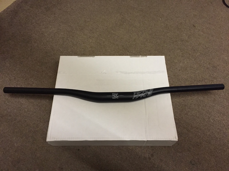 NEW Race Face Chester bars, 785mm, 35mm diameter For Sale