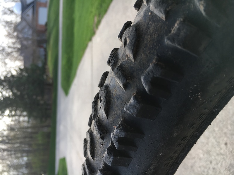 0 MAXXIS AND SPECIALIZED TIRES