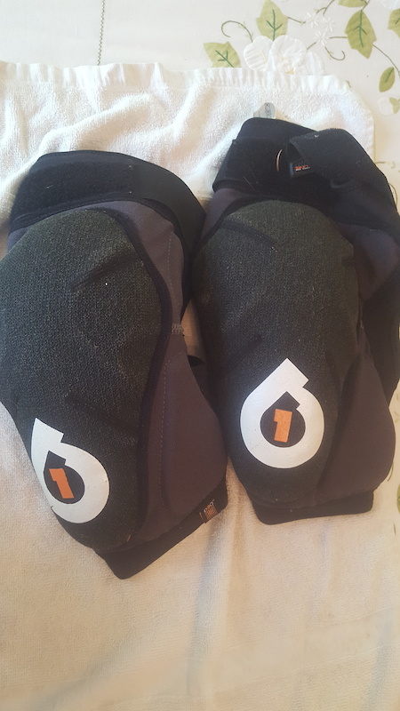2014 661 Evo knee pads Large