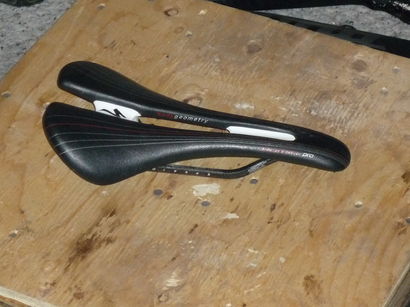2015 Specialized romin pro carbon railed seat 143 MINT