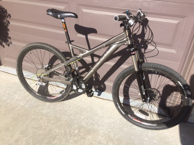 Fuji panic best sale mountain bike