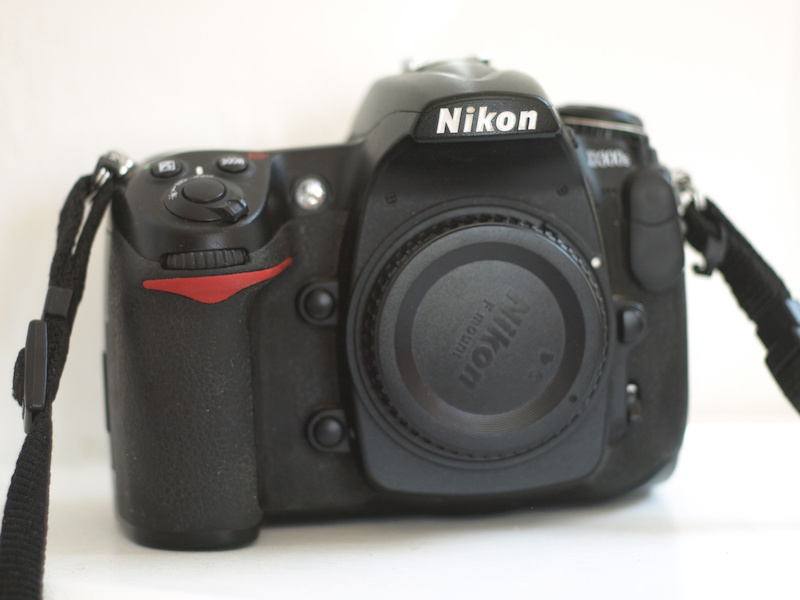 2009 ikon D300s DSLR 12.3 mp with extras