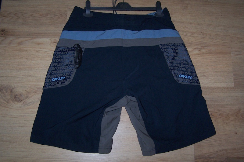 0 Oakley Board shorts 32in waist unused