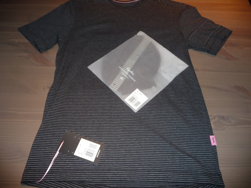 2013 Rapha Cycle club London T-Shirt &amp; Cap.  Ltd Edition!