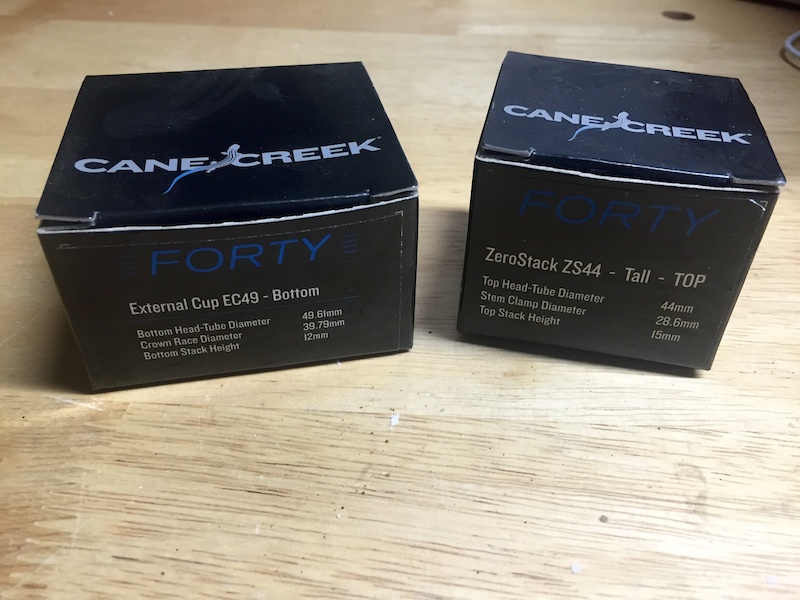 2015 Cane Creek 40 ZS44/28.6 / EC49/40 Tapered Headset