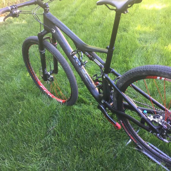 2015 Specialized Epic Carbon XX + Roval Carbon wheels