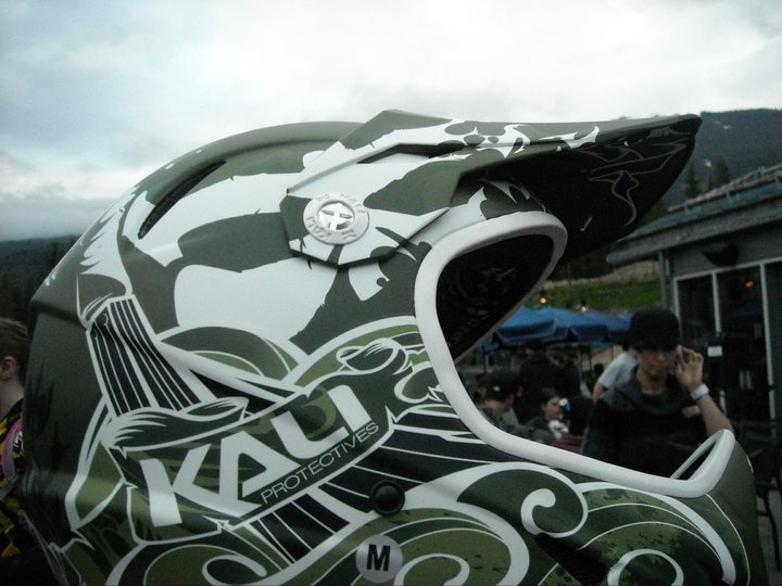 2011 Kali Avatar helmet, M size