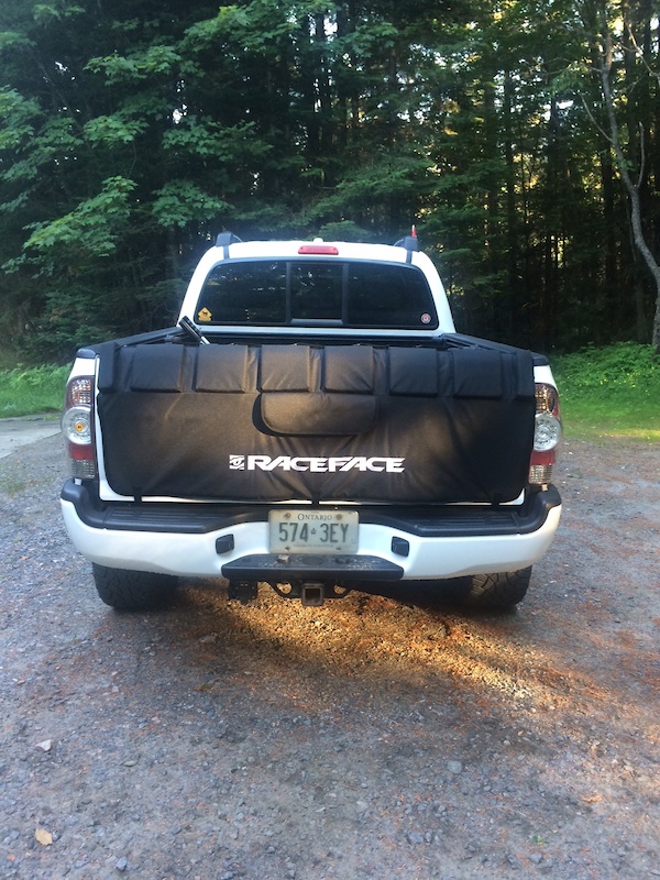 raceface tailgate pad canada
