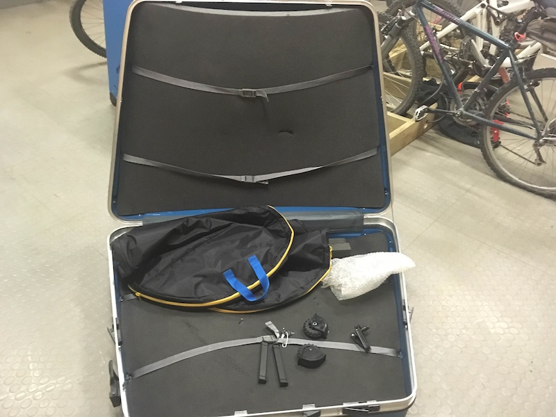 B&w bike box For Sale