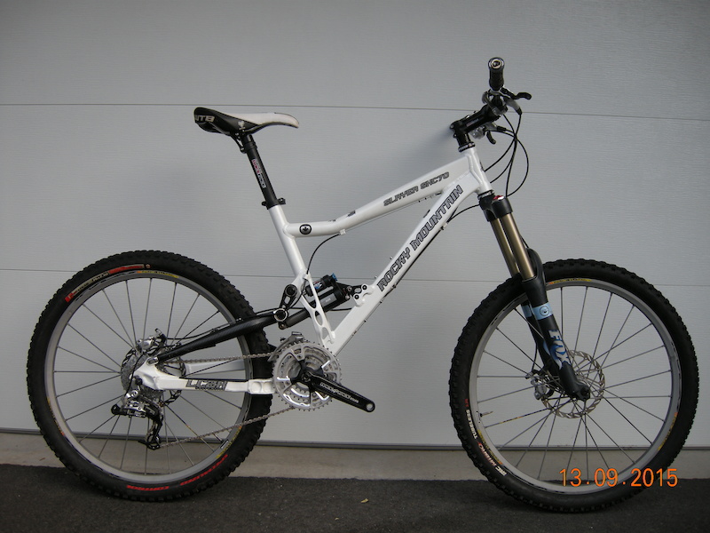 Ricky Mountain Slayer SXC 70 マウンテンバイク Rocky Mountain Slayer SXC 70 Mountain Bike Review | Bike198