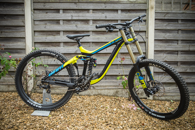 giant glory dh bike