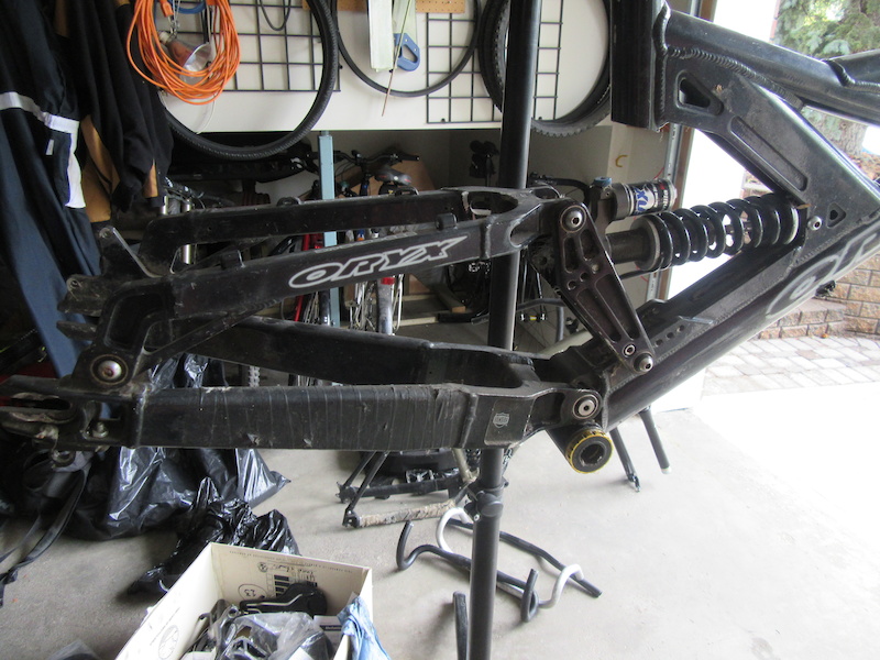 0 Oryx Frame, shock, fork, and parts