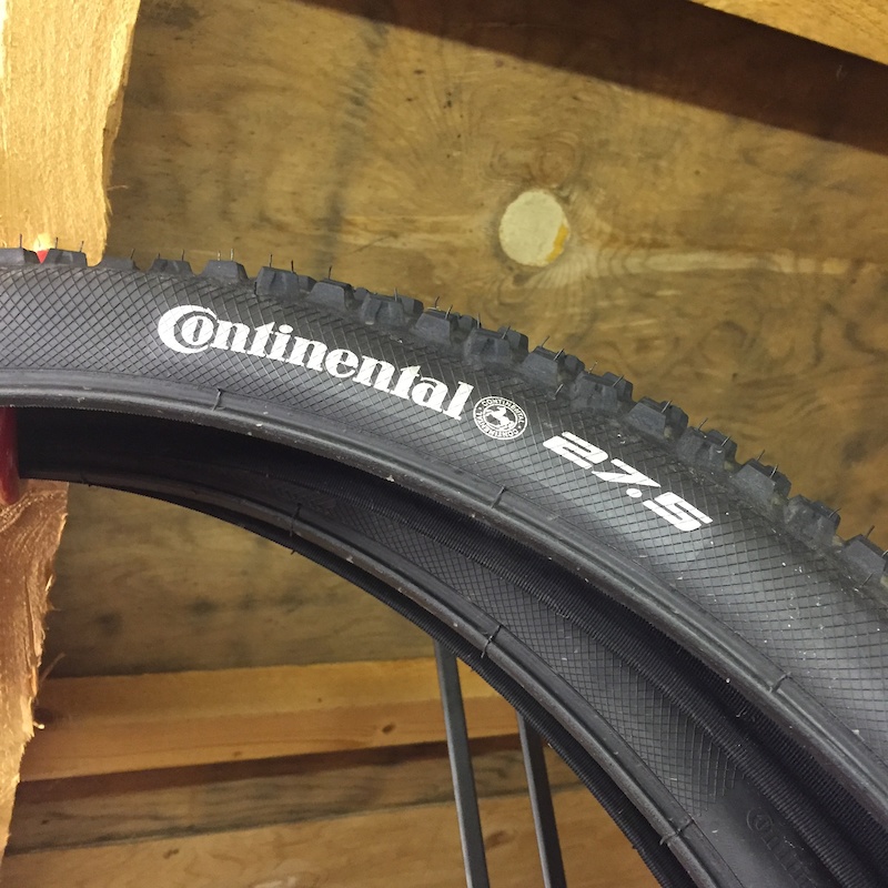 0 Continental Mountain King 2.2 27.5/650b tyres (pair)
