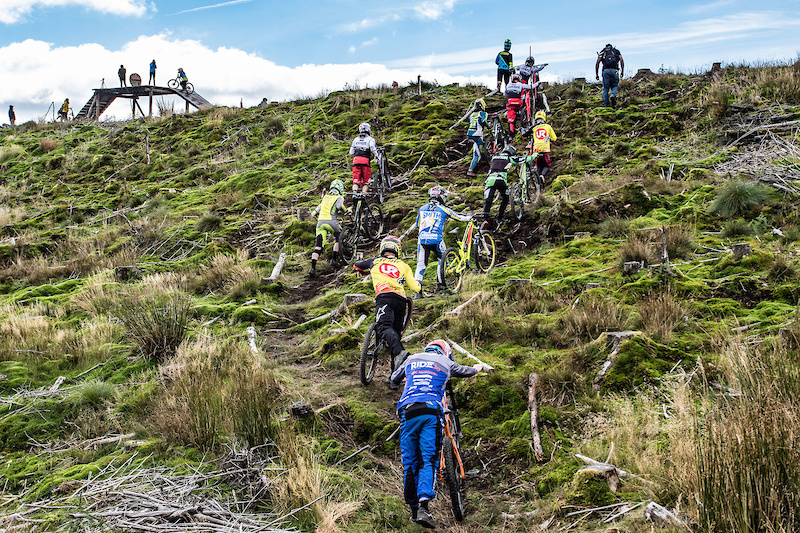 Once out the uplift, the riders have a short uphill push to reach the starting platform.