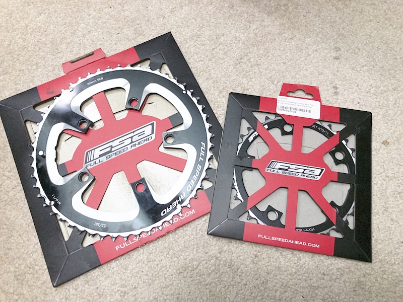 0 Mid-compact 52t and 36t FSA chainrings 110bcd