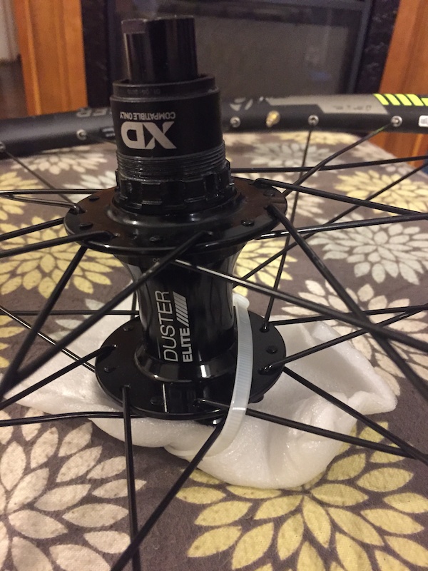 bontrager duster elite tlr 27.5