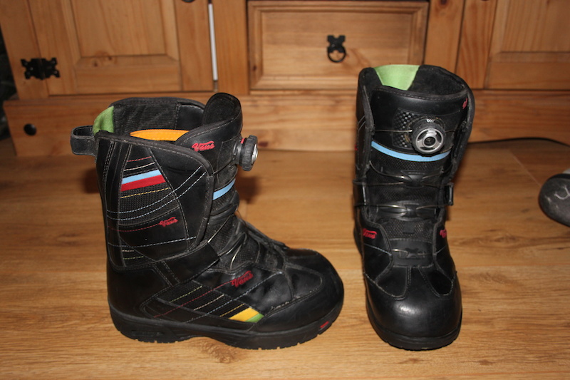 0 Womens Vans Snowboards Boots. Size 7.5
