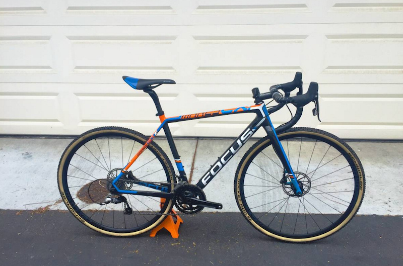 focus carbon road bike