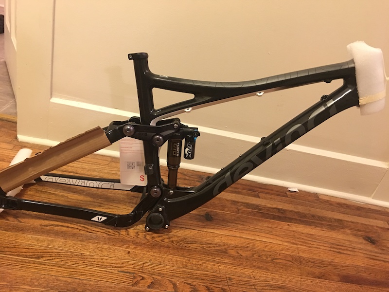 2014 New Devinci Dixon RXS Carbon Frame & Shock For Sale