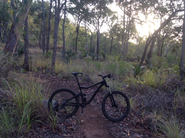 Finally get out for a ride after almost three weeks. Missed it so much . Brakes locked on , seat post was stiff and headset a bit tight. Not to mention I was hopeless after so long off the trails. Good fun though and counting down to the next one