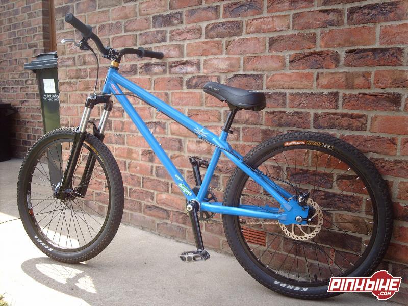 bens bike - 06 mongoose ritual, dmr winbars and stem, dmr seat, hayes brake