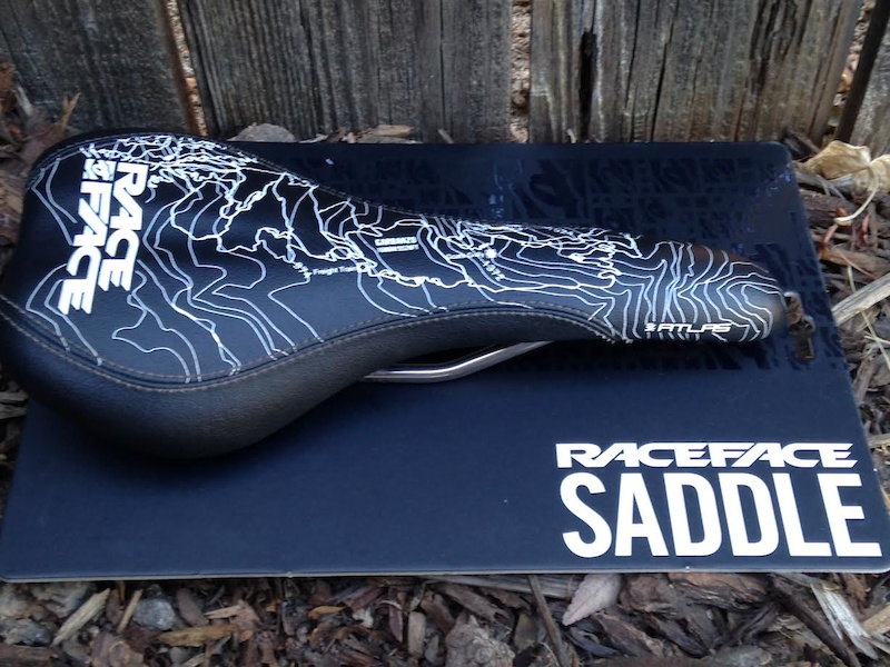 race face saddle