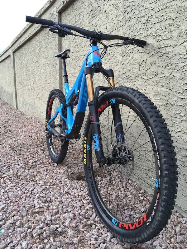 pivot reynolds carbon wheels