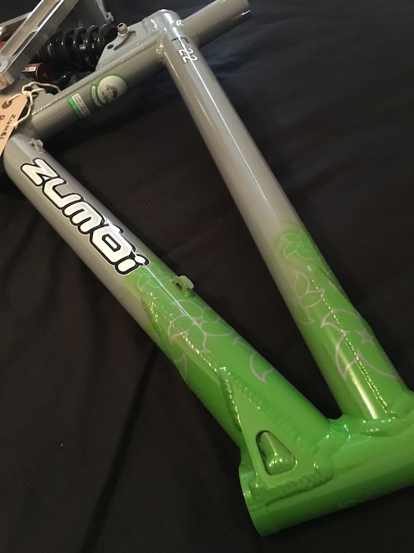 2011 Zumbi F22 Downhill DH frame and BOS shock - RARE - NEW