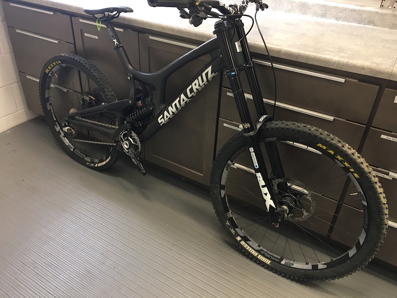 2016 santa cruz v10