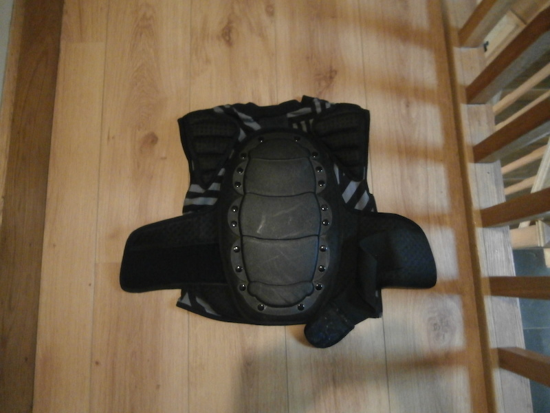 0 661 chest and back protector