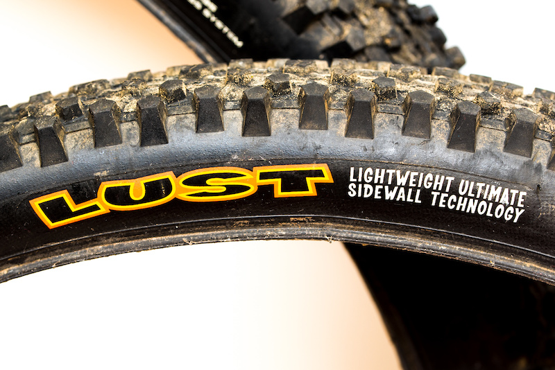 2016 2 Maxxis Ignitor UST Tubeless 26