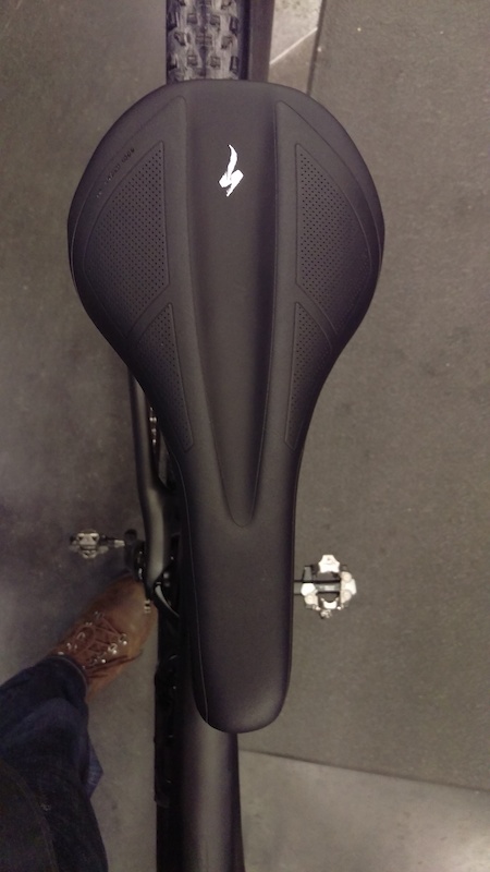 specialized henge expert saddle