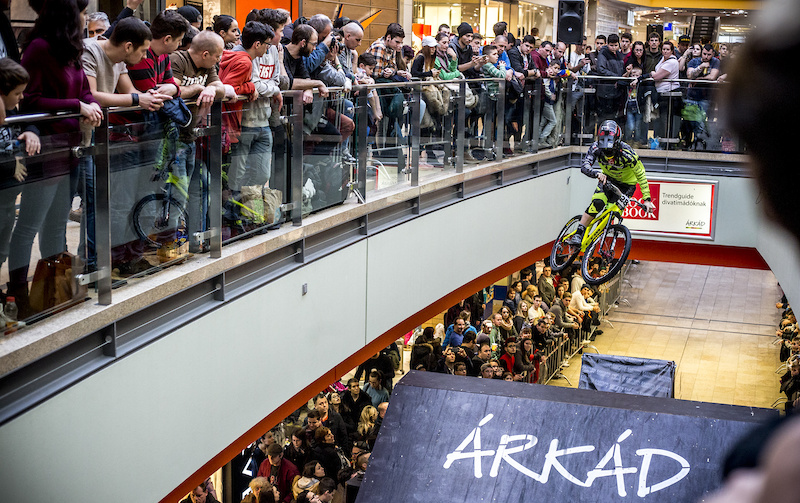 CTM Racing Race in Custom Kit for Downmall Series - Pinkbike